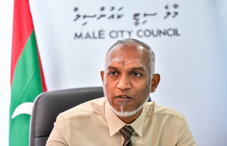 ޓުވީޓާ ގުޅިގެން ޝިއުނާއަށް ނަސޭހަތް ދިނިން: މޭޔަރު