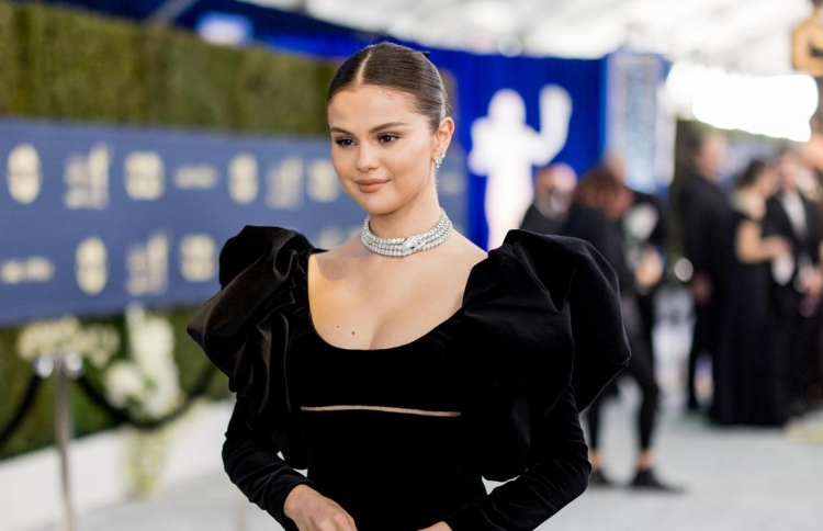 ސޯޝަލް މީޑީއާއާ ދުރުގައި ހުރުމަކީ ނަފުސަށްވާ ފައިދާއެއް