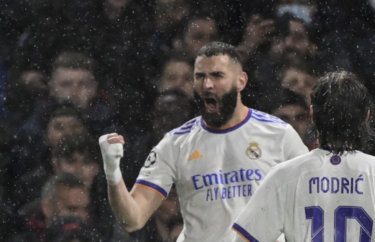 ބެންޒެމާގެ ހެޓްރިކާ އެކު ރެއާލުން ޗެލްސީ ބަލިކޮށްފި