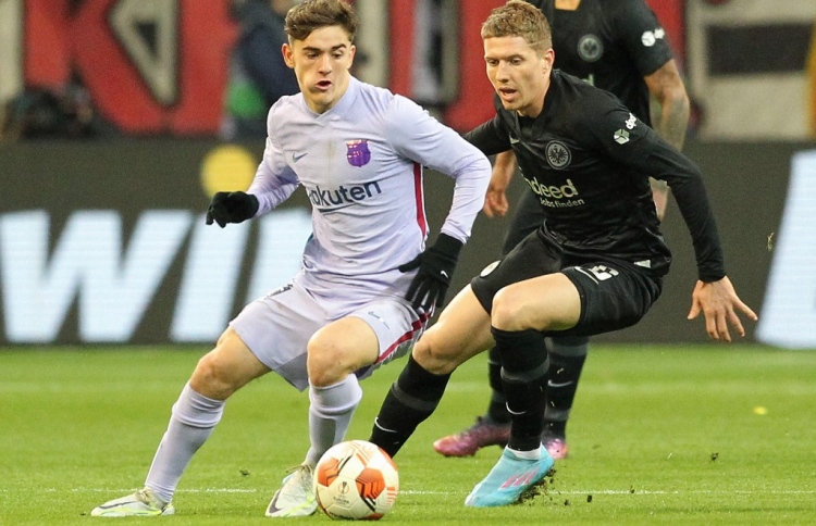 ފުރަތަމަ ލެގުގައި ބާސާ އާއި ވެސްޓް ހޭމް ވެސް އެއްވަރު