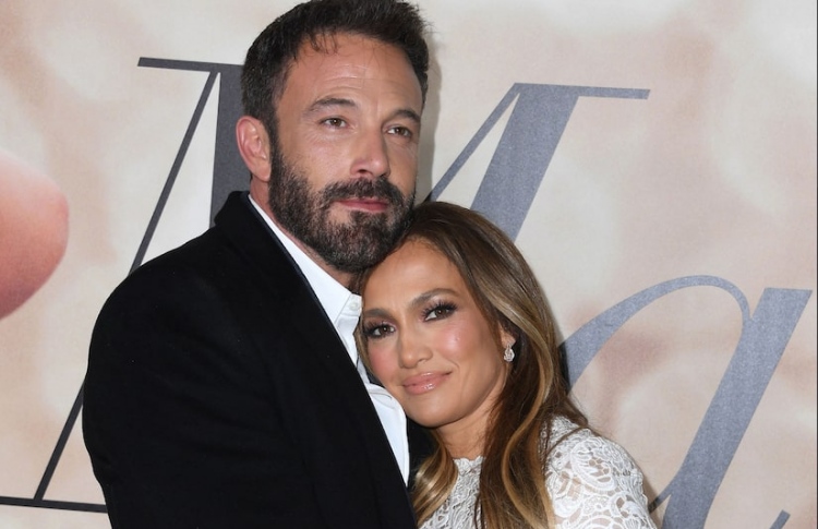 ޖޭލޯ އާއި އެފްލެކް އަނެއްކާ ވެސް އެންގޭޖުވެއްޖެ