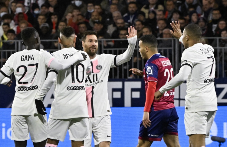 ނޭމާ އާއި އެމްބާޕޭ އަށް ވެސް ހެޓްރިކެއް