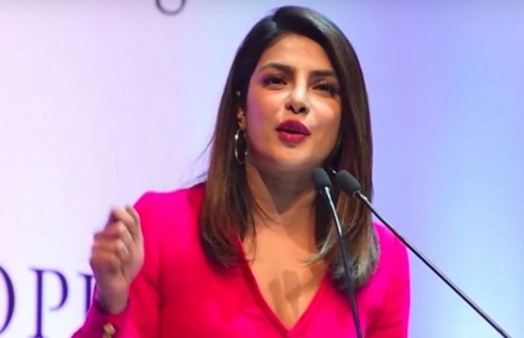 ޕްރިޔަންކާގެ "ދެފުށްކެހެރި" ކަމުން މީހުން ރަތަށް