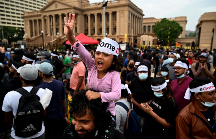 ލަންކާ އިން ބޭސް ހުސްވާކަމުގެ އިންޒާރު ޑޮކްޓަރުން ދީފި