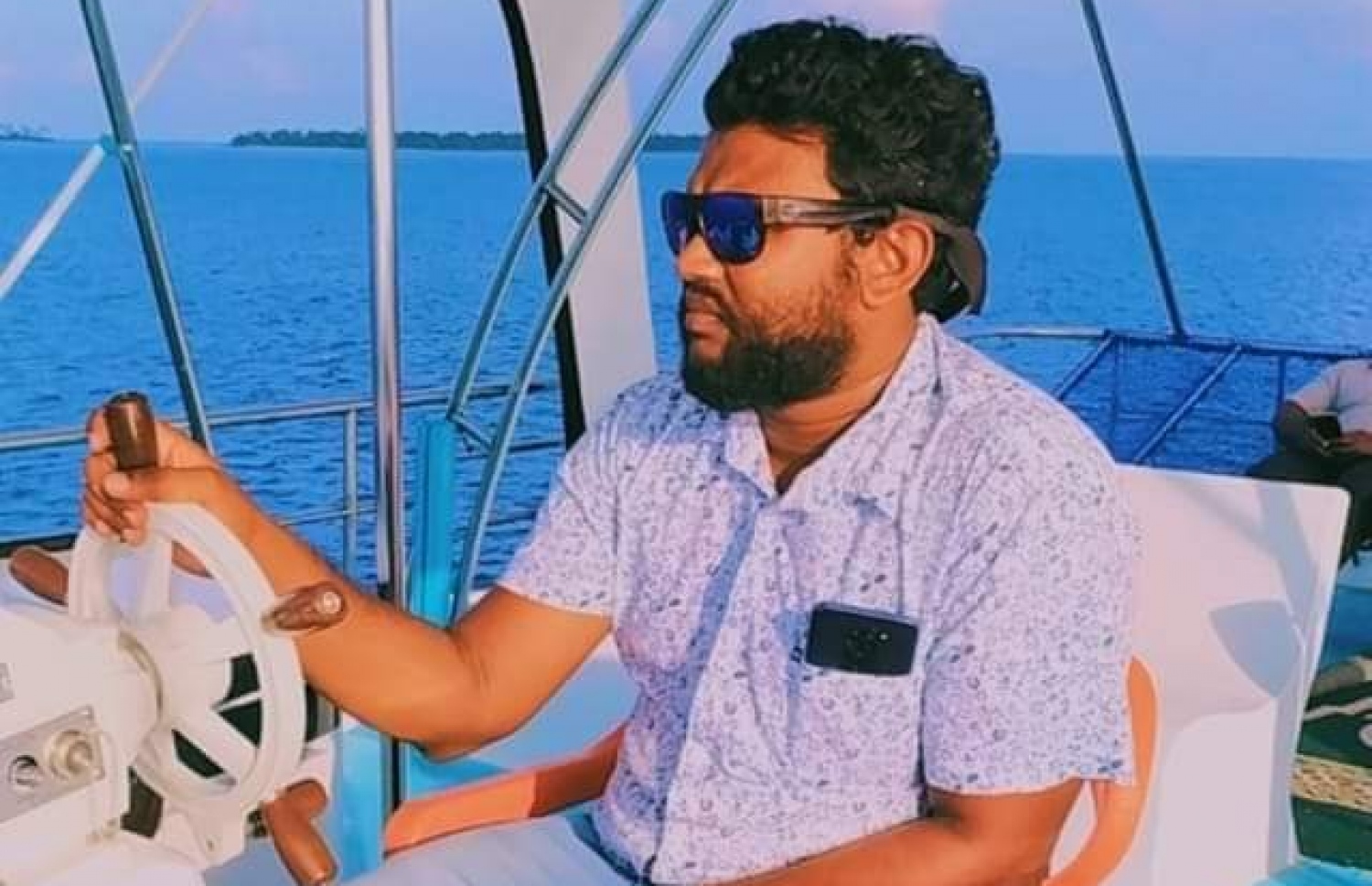 ޔާމީން "ދޮންދީދީ" ދޯނި ދުއްވަނީ.