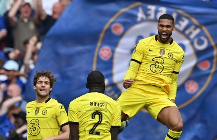 ޗެލްސީ ޖެހިޖެހިގެން ތިންވަނަ އެފްއޭ ކަޕް ފައިނަލަށް