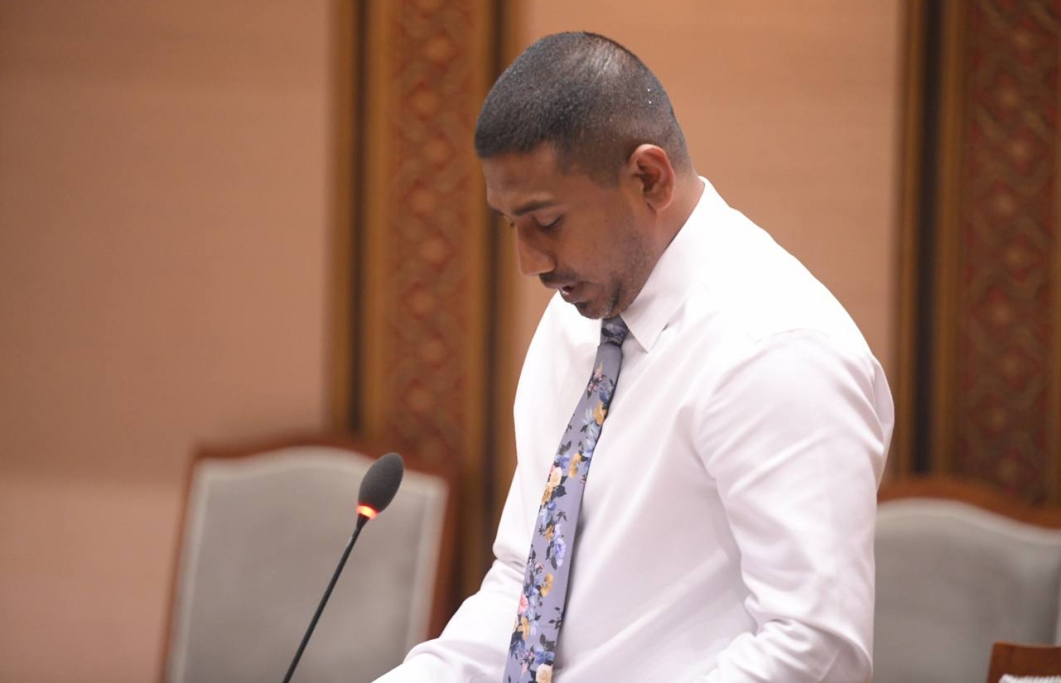 ކުރީގެ ސްޕޯޓްސް މިބިސްޓަރު މަހްލޫފް