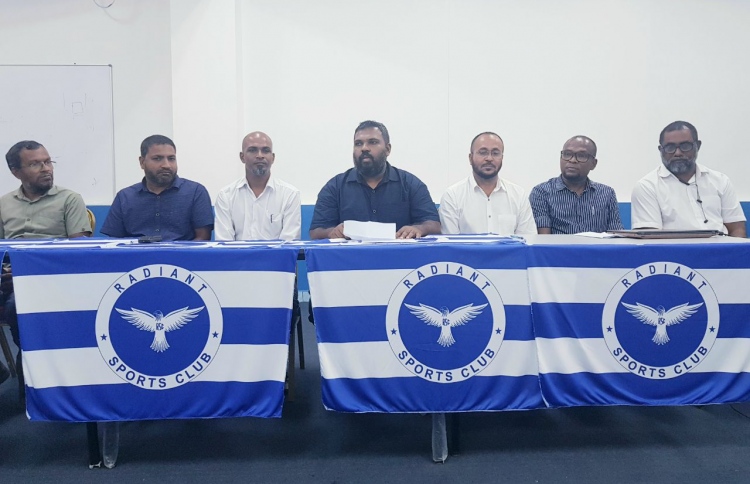 ފުޓްބޯޅައިގައި ރޭޑިއަންޓް ބައިވެރި ނުކުރަން ނިންމައިފި