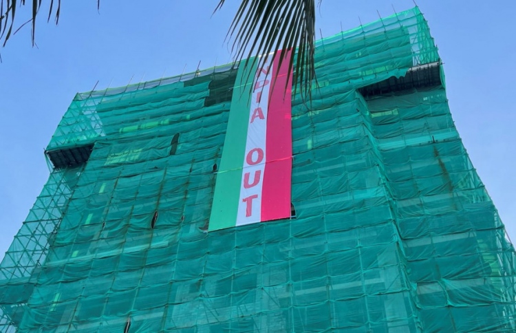 ޔާމީންގެ ގެކޮޅުގައި ދެމި ބެނާ ނަގަން ގޮވާލައިފި