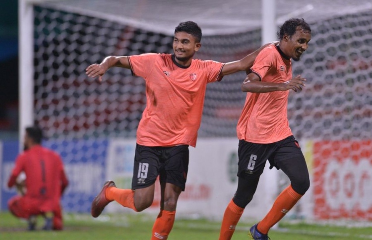 އީގަލްސްއިން މާޒިޔާއާ ފަރަގުކުޑަ ކޮށްފި