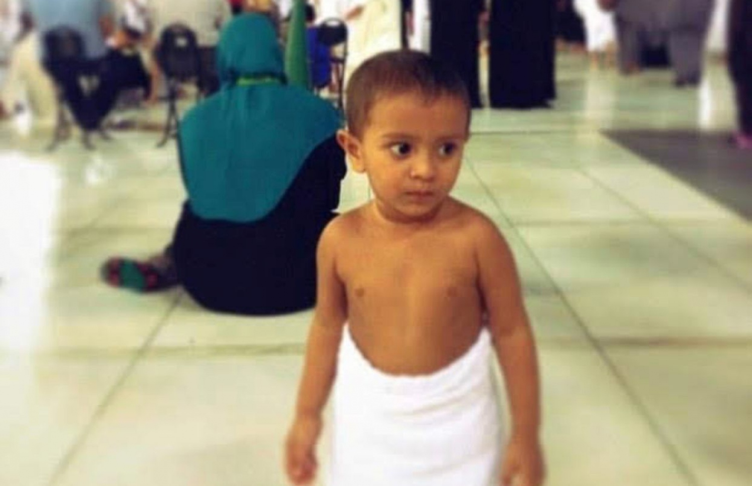 އިލްޔަސައު އަށް ދޮޅު އަހަރުގައި އުމްރާ އަށް ގޮސް އުޅެނިކޮށް ނަގާފައިވާ ފޮޓޯއެއް.