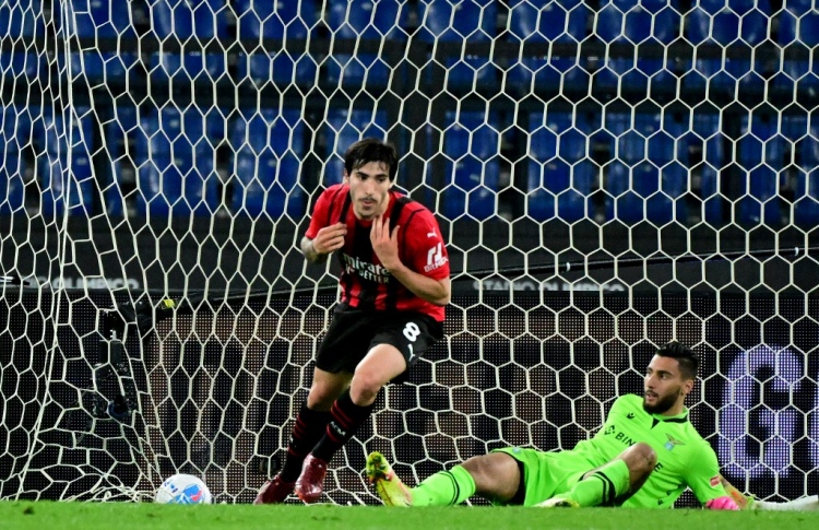 ލާޒިއޯ ބަލިކޮށް އޭސީ މިލާން ފަސްބެލުމެއް ނެތި ކުރިއަށް