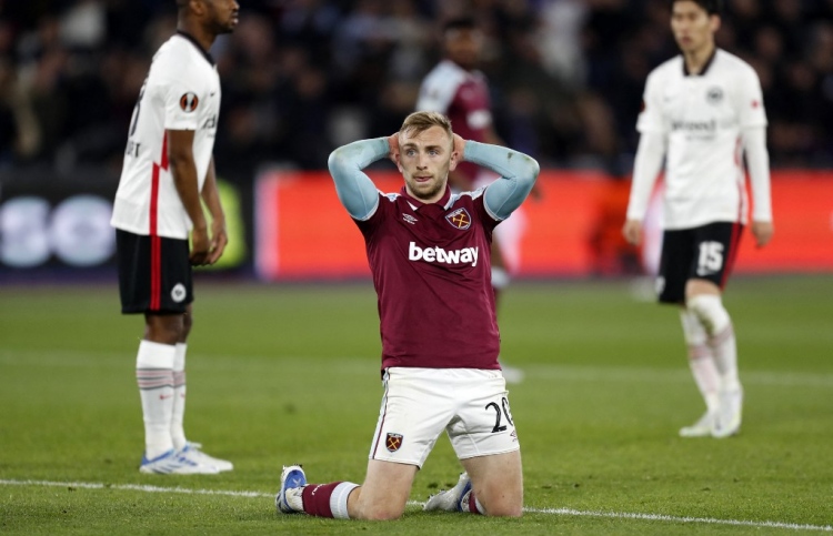 ފުރަތަމަ ލެގުގައި ފްރޭންކްފާޓުން ވެސްޓް ހޭމް ބަލިކޮށްފި