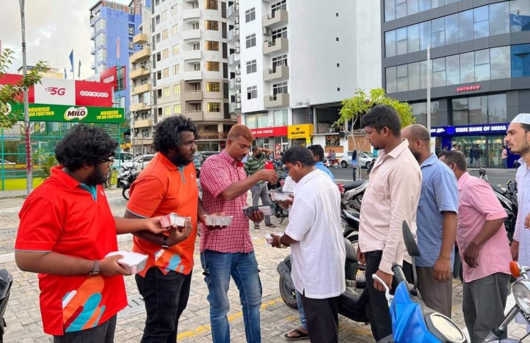 ބިދޭސީންގެ ރޯދަވީއްލުމުގައި ދިރާގުން އެހީތެރިވި