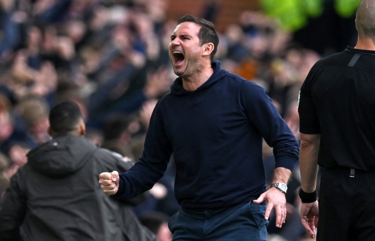 ލަމްޕާޑުގެ އެވަޓަން އިން ޗެލްސީ ބަލިކޮށްފި