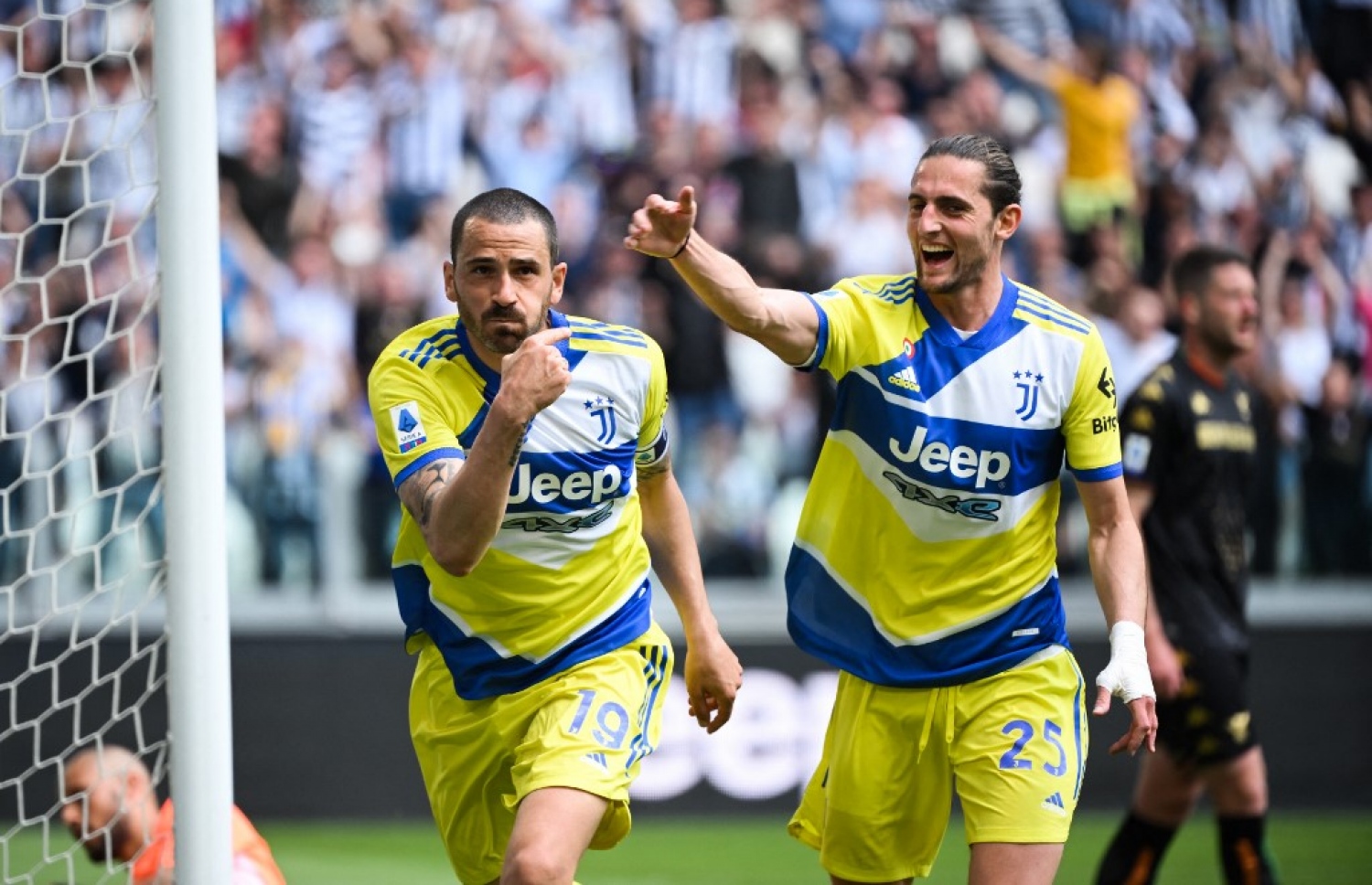 ބޮނޫޗީ (19) ޔުވެންޓަސް އަށް ލަނޑު ޖެހުމަށް ފަހު.-- ފޮޓޯ: އޭއެފްޕީ