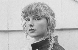 އެމެރިކާގެ މަޝްހޫރު ލަވަކިޔުންތެރިޔާ ޓޭލާ ސްވިފްޓް.