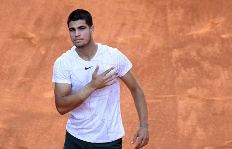 19 އަހަރުގެ އަލްކަރާޒް އަތުން ބަލިވެ ނަޑާލް ކަޓައިފި