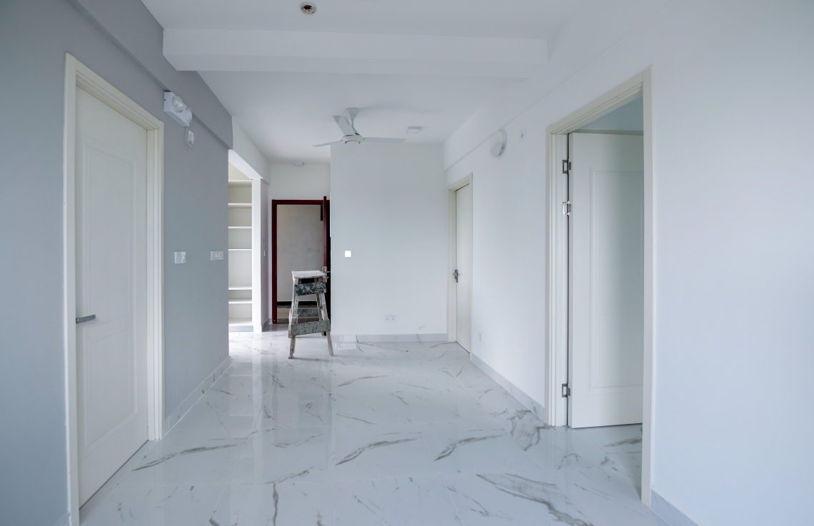 ހުޅުމާލޭގެ ދެވަނަ ފިޔަވަހީގައި އިމާރާތްކޮށްފައިވާ ފްލެޓްތަކުގެ އެޕާޓްމަންޓެއް: މި ތަންތަން ހަދާފައިވަނީ ވެންޓިލޭޝަނަށް ވަރަށް ބޮޑަށް ވިސްނައިގެން.---ފޮޓޯ: ފަޔާޒު މޫސާ| މިހާރު