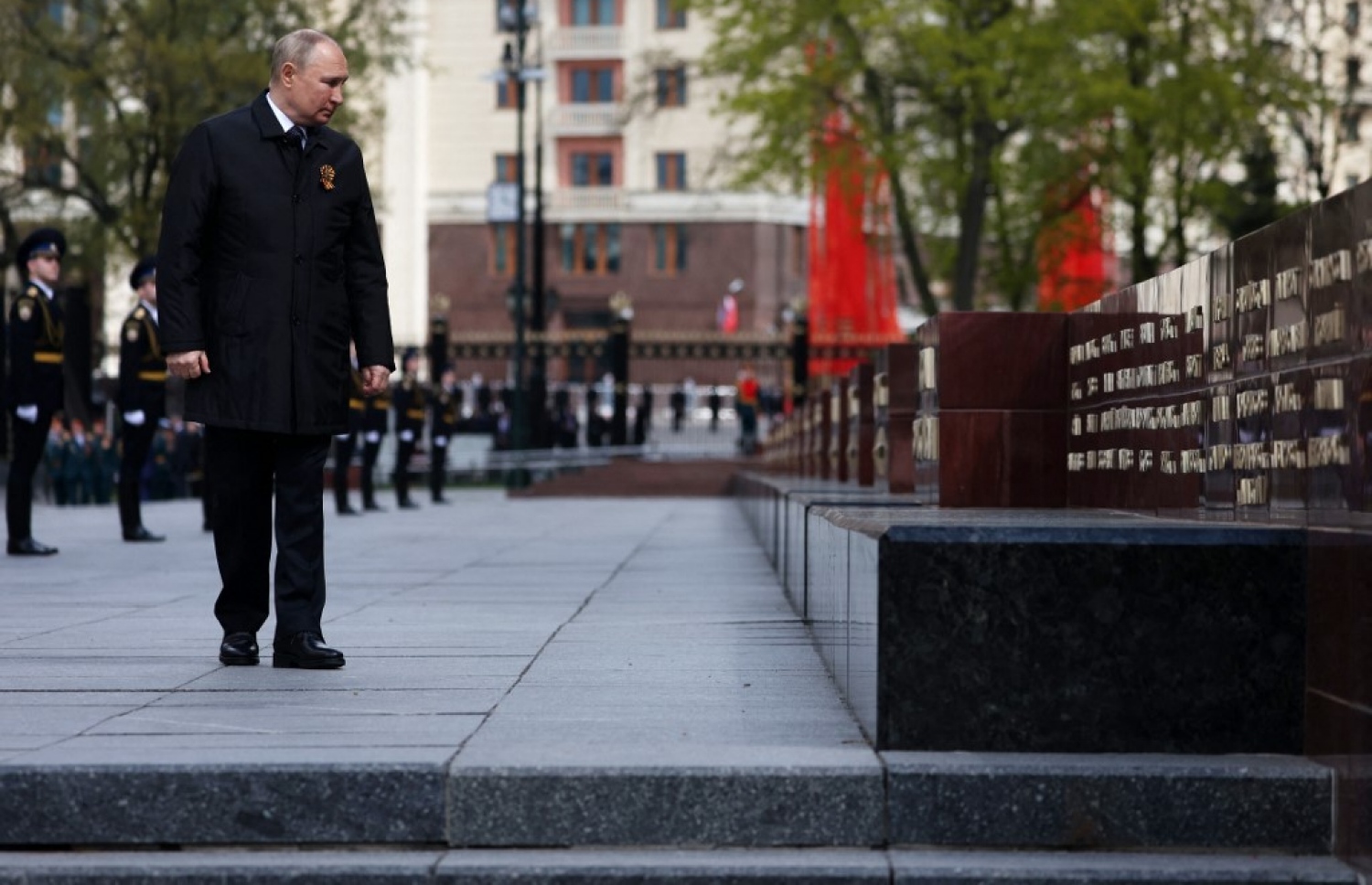 ރަޝިޔާގެ ވިކްޓަރީ ދުވަސް ފާހަގަ ކުރުމަށް މޮސްކޯގައި ބޭއްވި ހަފުލާގައި އެ ގައުމުގެ ރައީސް ލަމީޑިއާ ޕުޓިން ބައިވެރިވެ ވަޑައިގަންނަވަނީ.-- ފޮޓޯ: އޭއެފްޕީ