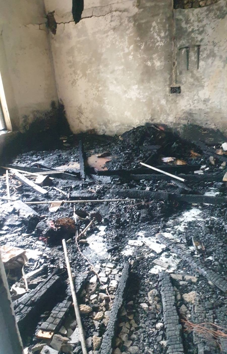 ގެއެއްގައި ރޯވެ، އާއިލާއެއްގެ ދިރިއުޅުން އަޅިއަށް!