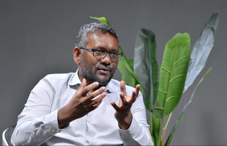 މަހުގެ ޑިއުޓީ ކަނޑާލާނެ އިރެއް ނޭނގެ: ފައްޔާޒް