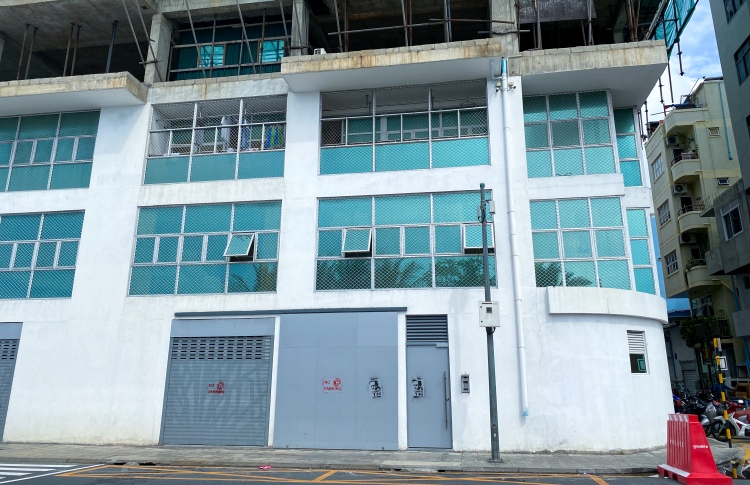 ޔާމީންގެ ގެކޮޅަށް ގެއްލުންދިން މީހާ ދޫކޮށްލައިފި