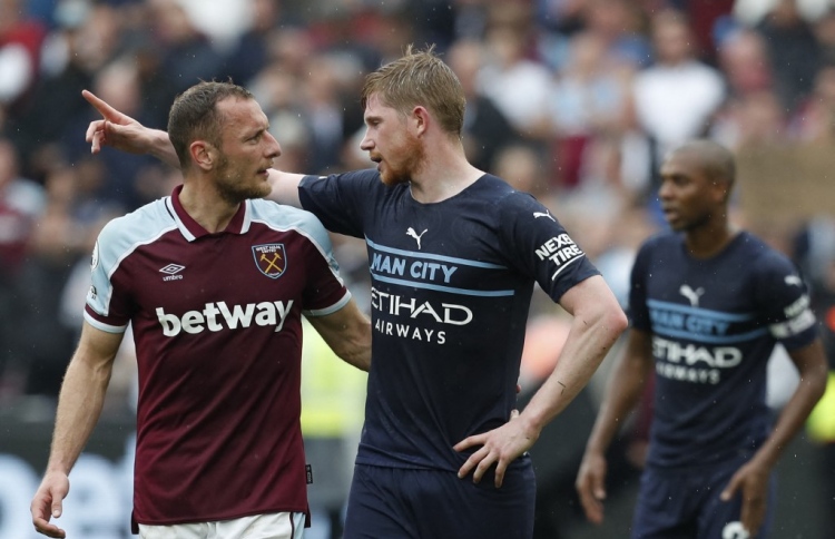 ޕެނަލްޓީ ނާކާމިޔާބުވެ، ސިޓީ އާއި ވެސްޓް ހޭމް އެއްވަރު