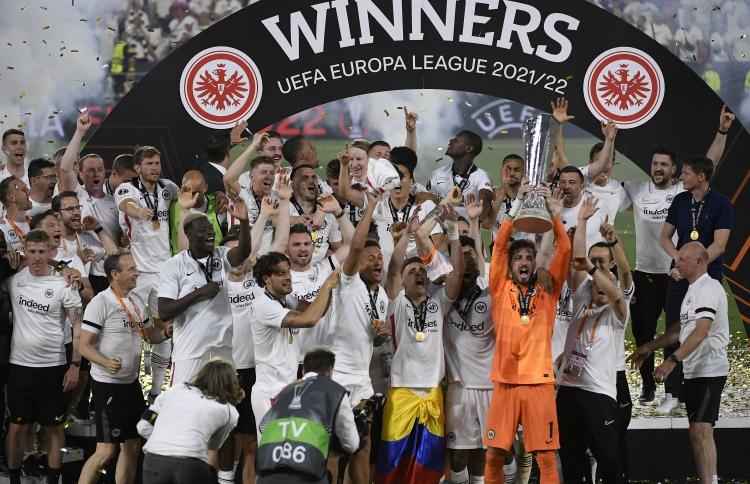 42 އަހަރު ފަހުން ފްރެންކްފާޓަށް ޔޫރަޕުގެ ތައްޓެއް