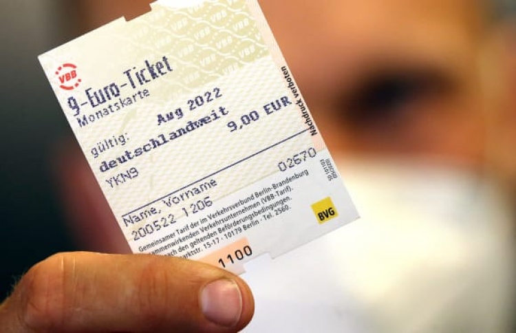 ޖަރުމަނުގައި ޕަބްލިކް ޓްރާންސްޕޯޓަށް މަހަކު 9 ޑޮލަރު