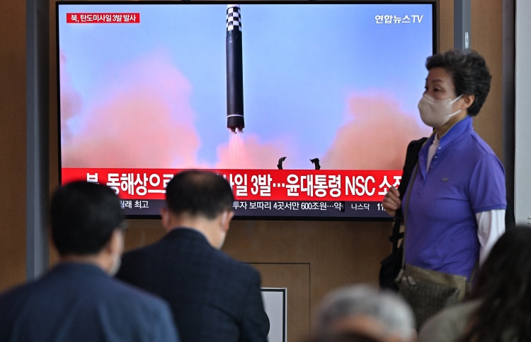 އުތުރު ކޮރެއާ އިން ބެލިސްޓިކް މިސައިލެއް އަޖުމަބަލައިފި