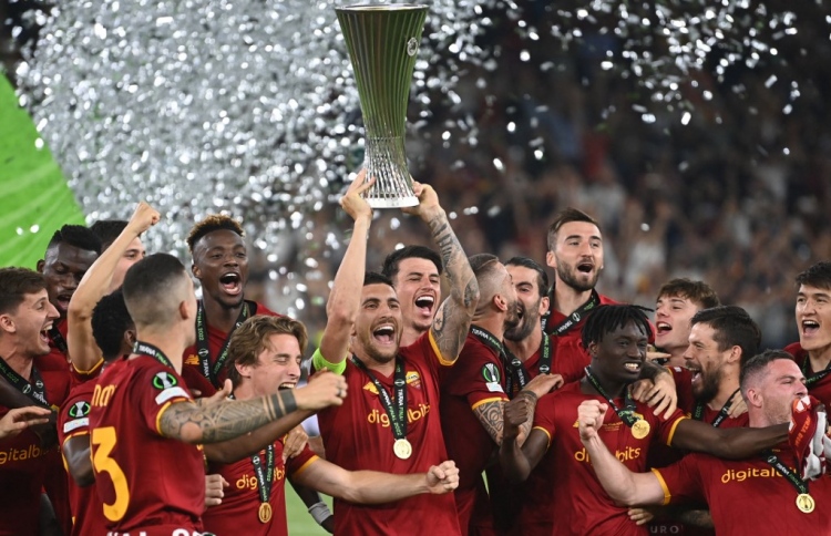 މޮރީނިއޯއާއެކު ރޯމާއިން ޔޫރަޕުގެ ފުރަތަމަ ތަށި ހޯދައިފި