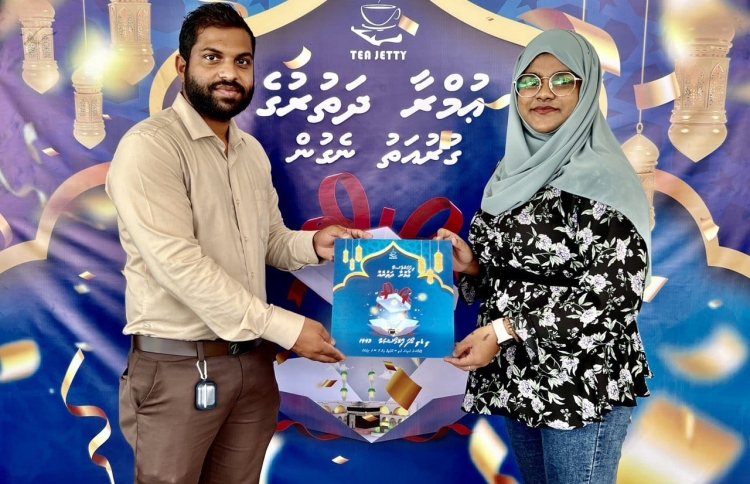 ޓީ ޖެޓީން ދޭ އުމްރާ ދަތުރުގެ ގުރުއަތު ނަގައިފި