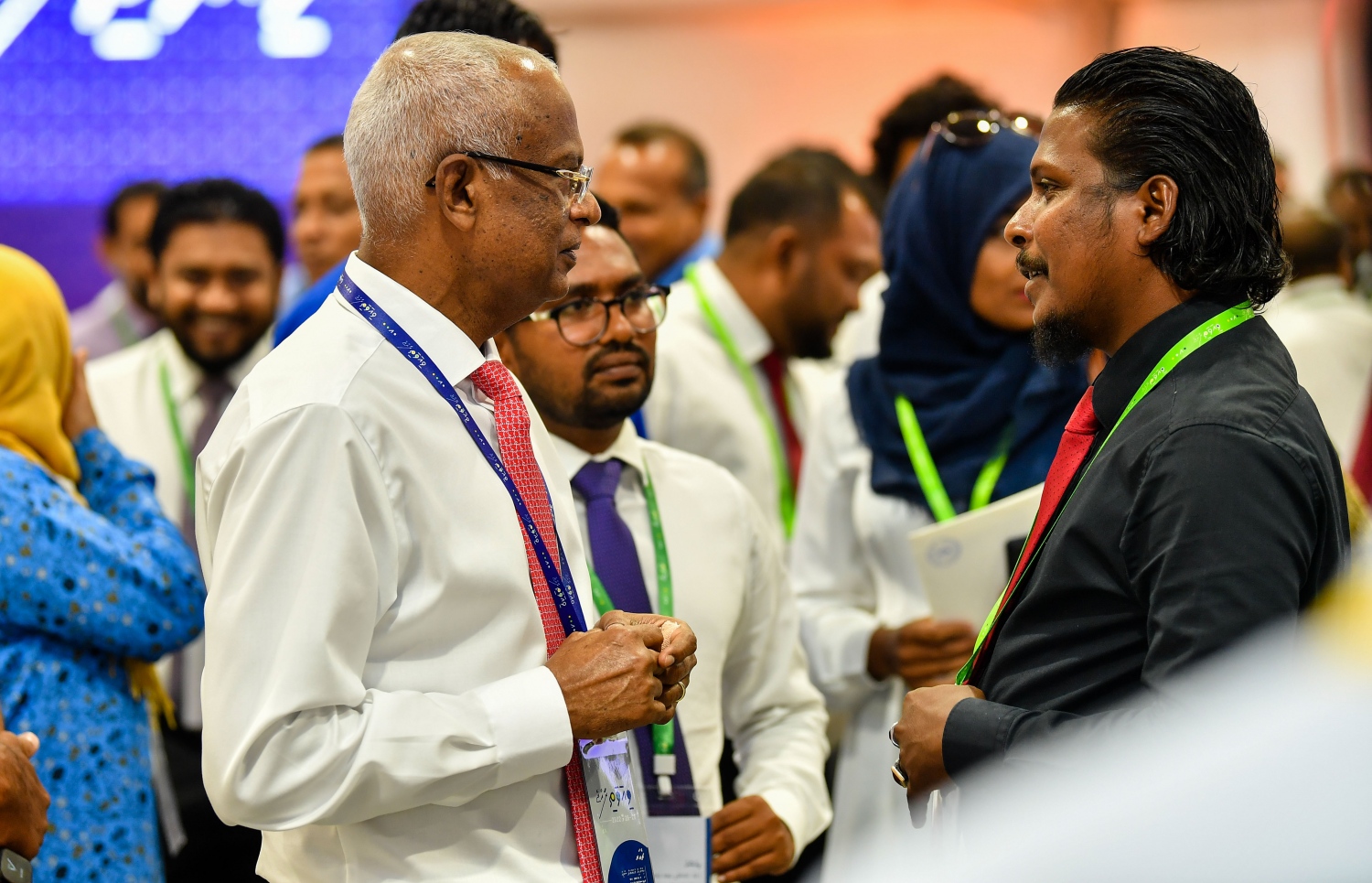 ކައުންސިލަރުންގެ ކަންބޮޑުވުންތައް ރައީސް އައްސަވަނީ: މި ކޮންފަރެންސުން ޝަކުވާތަކަށް ހައްލެއް ލިބޭނެ ކަމަށް ވިދާޅުވި. -- ފޮޓޯ | ރައީސް އޮފީސް