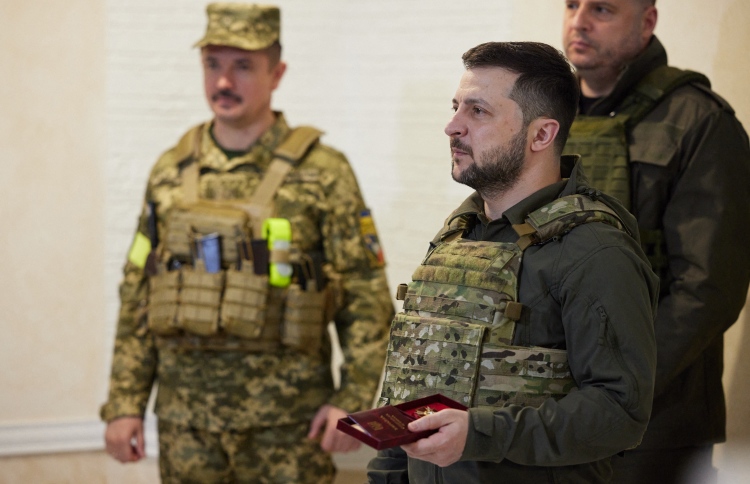 ޔޫކްރޭންގެ ސުލްހައިގެ ޕްލޭނަށް ސައޫދީގައި މަޝްވަރާކުރަނީ