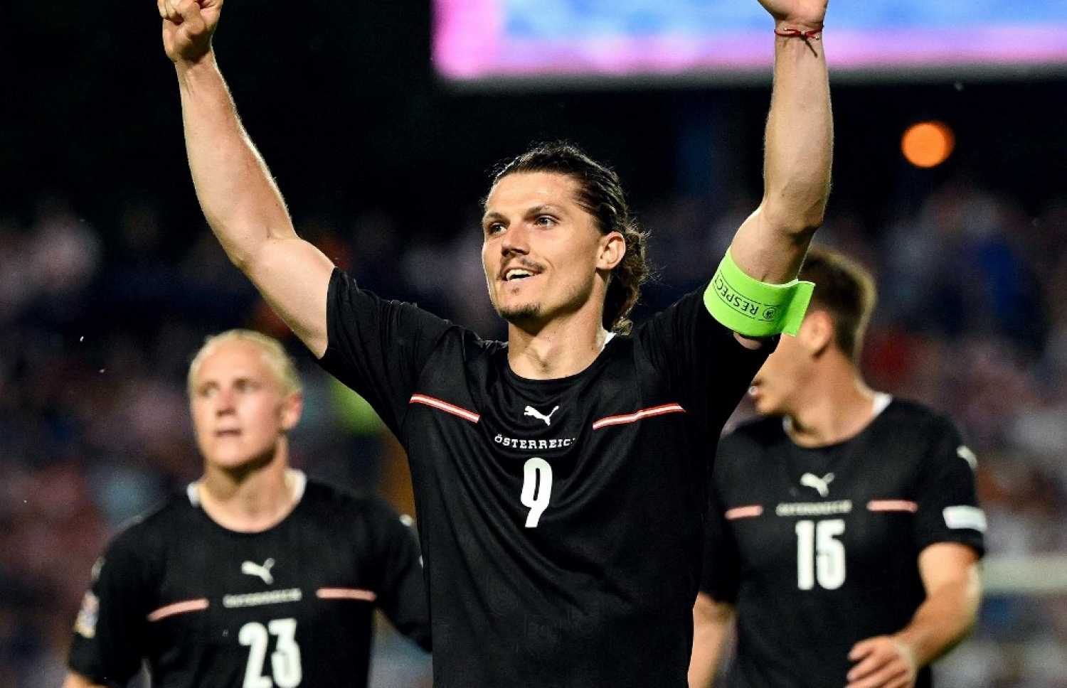 ސަބިޓްޒާ، އޮސްޓްރިއާގެ ތިންވަނަ ލަނޑު ޖެހުމަށް ފަހު.-- ފޮޓޯ: އޭއެފްޕީ