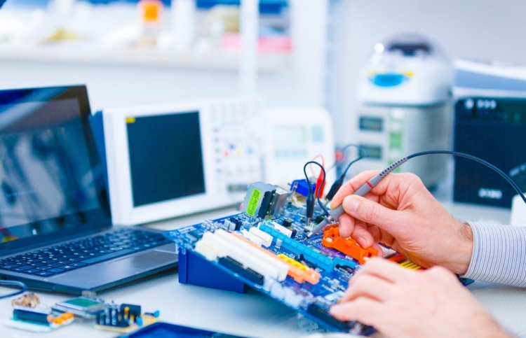 އިލެކްޓްރޯނިކް ސާމާނު މަރާމާތުކުރުމަށް ހާއްސަ ގާނޫނެއް