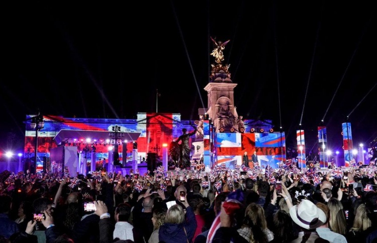 ރާނީގެ ޕްލެޓިނަމް ޖުބްލީ 12 މިލިއަން މީހުން ބެލި