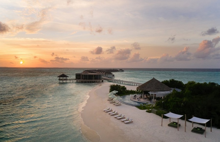 ރިސޯޓެއްގައި ޗައިނާގެ ޓޫރިސްޓަކު ގެނބިގެން މަރުވެއްޖެ