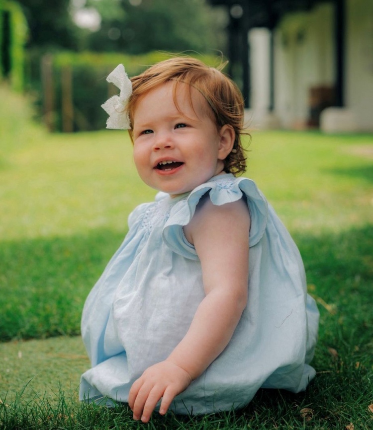 ޕްރިންސް ހެރީ އާއި މޭގަންގެ ދަރިކަނބަލުންގެ ފޮޓޯއެއް