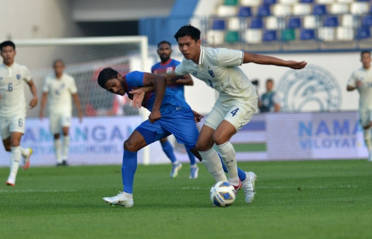 ފުރަތަމަ މެޗުގައި ތައިލެންޑް އަތުން ރާއްޖެ ބަލިވެއްޖެ