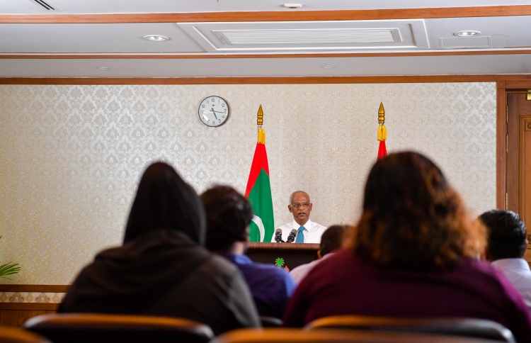 ކޮމިޝަންތަކުން މައުލޫމާތު ލީކުވެ ތަހުގީގަށް ހުރަސްއެޅުނު