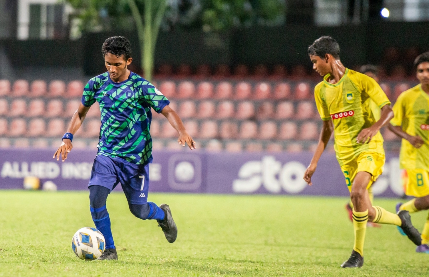 މާޒިޔާ އަތުން ސަސް މޮޅުކޮށްދިން ލަނޑު ޖެހި ޝައްފާން (ވ).-- ފޮޓޯ: އެފްއޭއެމް