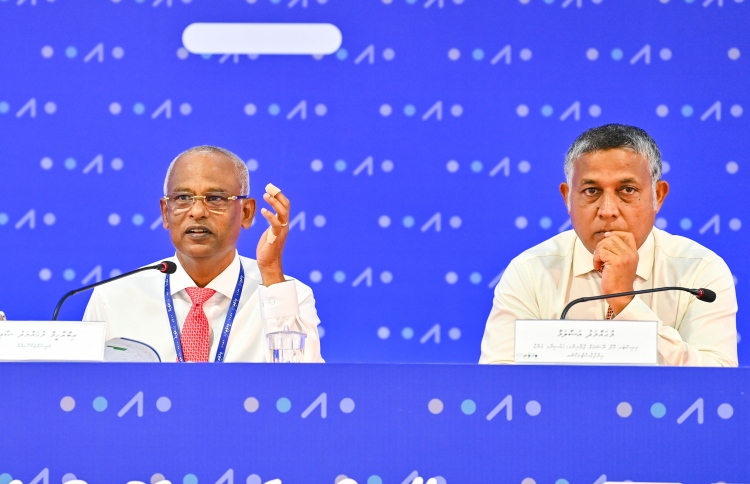 އަހުދުގެ މަތީގައި ދެމިހުންނެވީ ރައީސް އެކަނި: އަސްލަމް