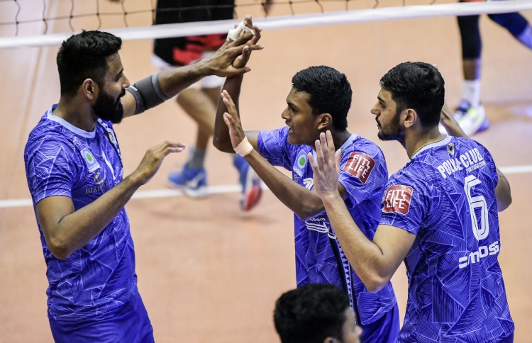 އޮއްފު އެފްސީ ބަލިކޮށް ޕޮލިސް ކުރީގައި ހިފަހައްޓައިފި