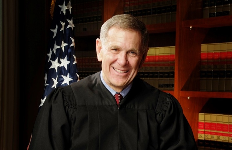 އޮބާމާ އާއި ޓްރަމްޕްގެ މައްސަލަ ބެލި ގާޒީ ރާއްޖޭގައި