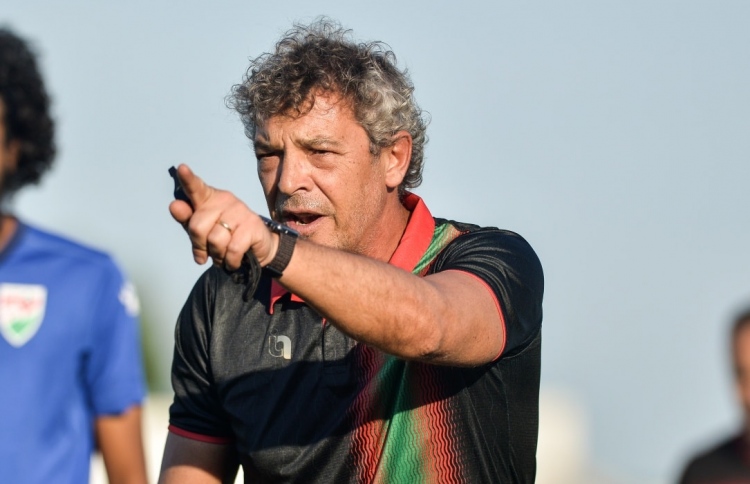 ބައެއް ކުޅުންތެރިންނަށް ކްލަބްގައި ކުޅެން ނުލިބޭ: ކޯޗު