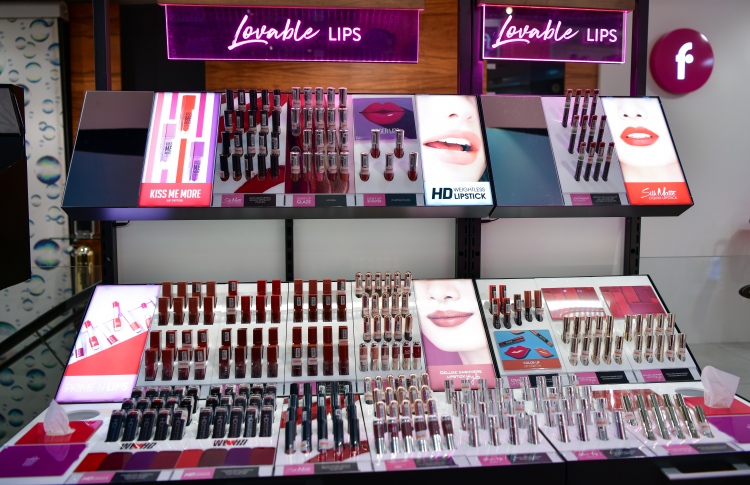 ކޮސްމެޓިކް ބްރޭންޑު "ފްލޯމާ"ގެ ފިހާރައެއް ހުޅުވައިފި