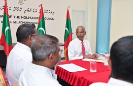 President Ibrahim Mohamed Solih meets with members of Holhudhoo council--