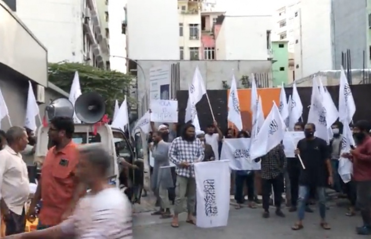 ޔޯގާ ހަމަނުޖެހުން: ހަތަރު މީހަކު ބަންދުން ދޫކޮށްލައިފި